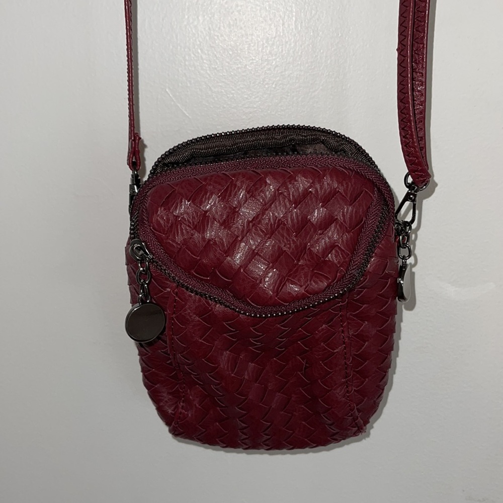 Unbranded cute dark maroon small crossbody bag with 2 zippered compartments. - Picture 3 of 8